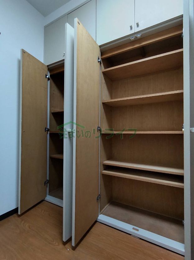 クローゼットページです。 ドミシル池袋｜カード決済可｜住まいのリライフ